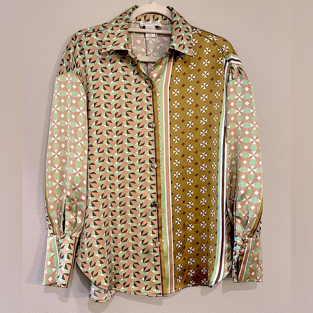 House of Harlow 1960 silky feel blouse